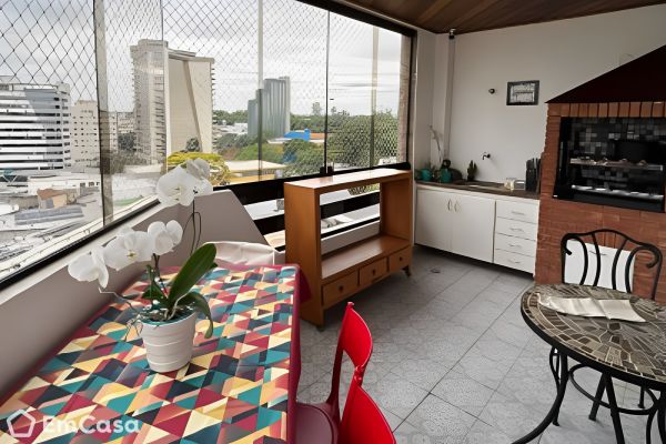 Imóvel na Rua Pedro Ernesto, Vila Betania, São José dos Campos - SP - ID-69382