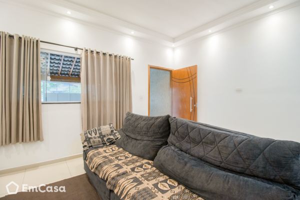 Imóvel na Rua Itajubá, Jardim Ismênia, São José dos Campos - SP - ID-38630