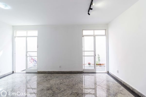Imóvel na Rua Cônego Pinheiro, Santa Efigenia, Belo Horizonte - MG - ID-60539