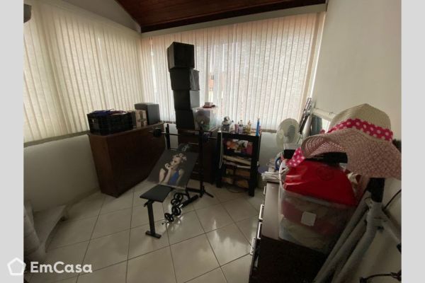 Imóvel na Rua Vítor Alves Rabêlo, Jardim Portugal, São José dos Campos - SP - ID-57201