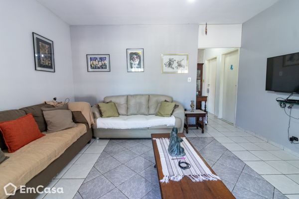 Imóvel na Avenida Doutor Mario Galvão, Jardim Bela Vista, São José dos Campos - SP - ID-43707