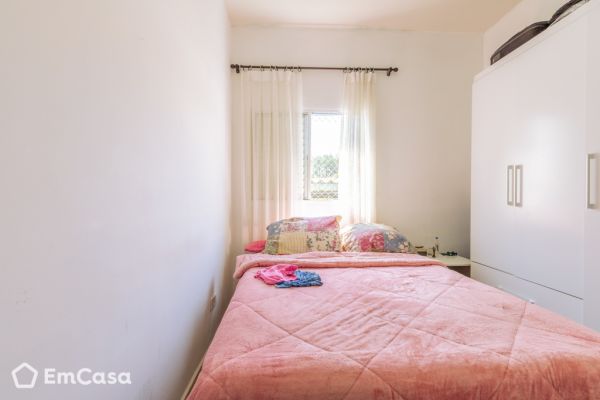 Imóvel na Avenida George Eastman, Conjunto Residencial Trinta e Um de Março, São José dos Campos - SP - ID-38246