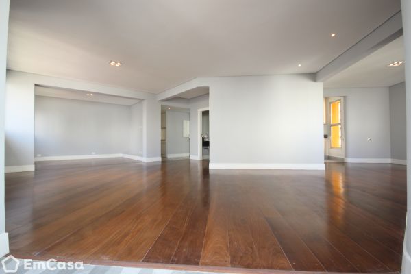 Imóvel na Avenida Juriti, Vila Uberabinha, São Paulo - SP - ID-11307