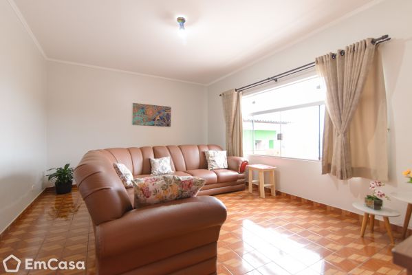 Imóvel na Avenida Joaquim Chavasco, Jardim Maua, Mauá - SP - ID-42827