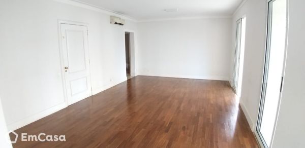 Imóvel na Avenida Carlos Queiroz Telles, Jardim Fonte do Morumbi, São Paulo - SP - ID-33831