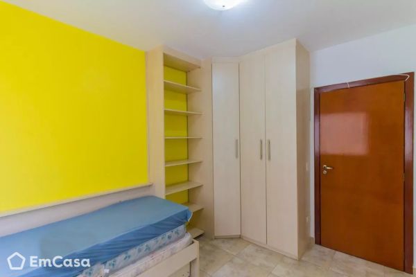 Imóvel na Avenida Benjamin Harris Hunicutt, Portal dos Gramados, Guarulhos - SP - ID-62549