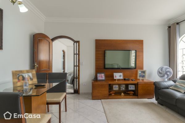 Imóvel na Rua Edward Simões, Vila Industrial, São José dos Campos - SP - ID-32601