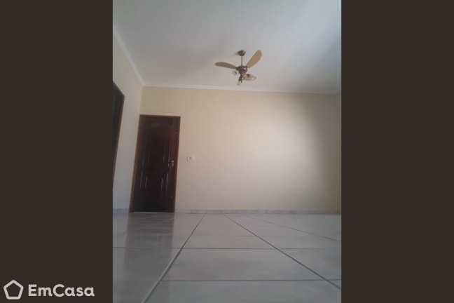 Imagem do imóvel ID-42551 na Rua Guedes Diamante, Jardim Paraíso do Sol, São José dos Campos - SP