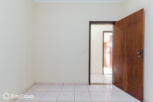 Imagem do imóvel ID-32699 na Avenida Vinte e Três de Maio, Vila Maria, São José dos Campos - SP