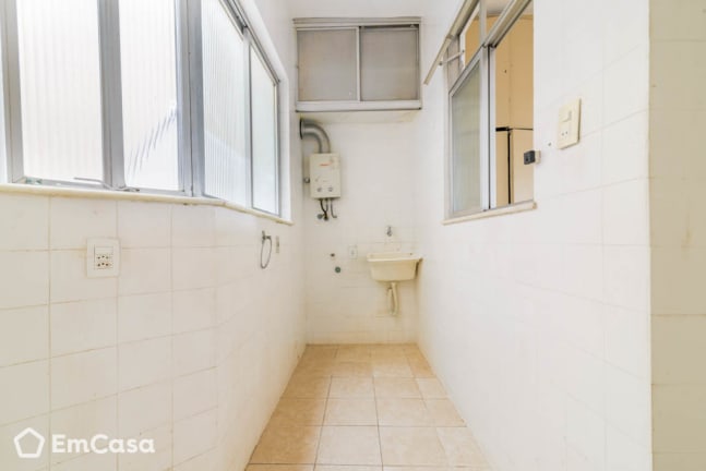 Apartamento à venda na Rua Guimarães Natal, Copacabana, Rio de Janeiro - EmCasa Apartamento à venda na Rua Guimarães Natal, Copacabana, Rio de Janeiro - EmCasa