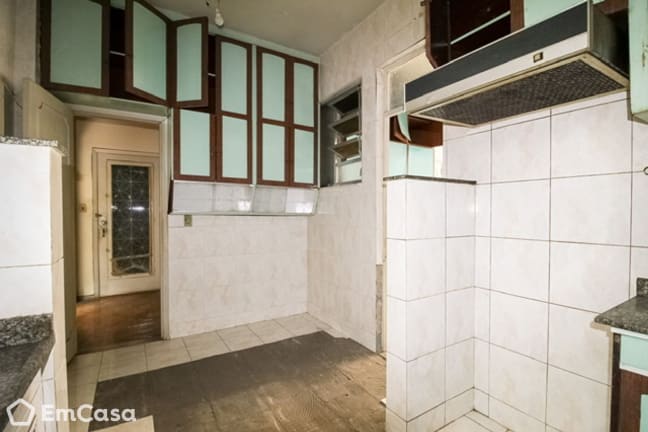 Imagem do imóvel ID-33277 na Rua Soares Cabral, Laranjeiras, Rio de Janeiro - RJ
