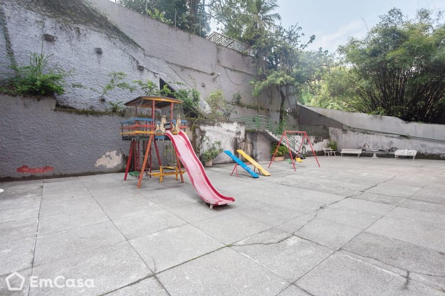 Imagem do imóvel ID-33868 na Rua das Laranjeiras, Laranjeiras, Rio de Janeiro - RJ