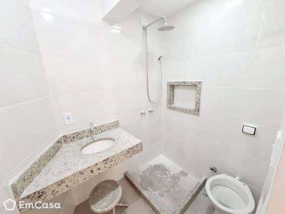 Imagem do imóvel ID-33108 na Rua das Laranjeiras, Laranjeiras, Rio de Janeiro - RJ