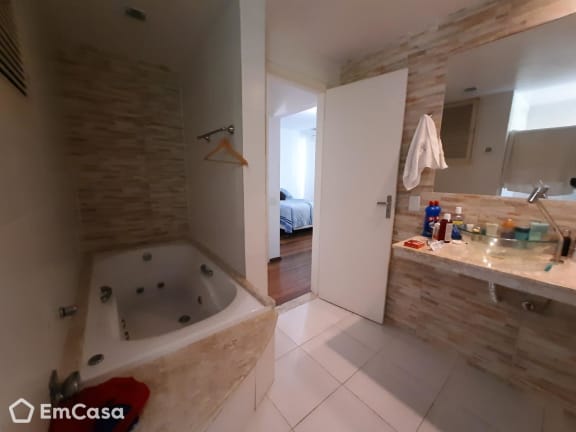 Imagem do imóvel ID-37038 na Rua Brito, São Francisco, Niterói - RJ
