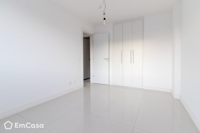 Imagem do imóvel ID-27438 na Estrada da Barra da Tijuca, Barra da Tijuca, Rio de Janeiro - RJ