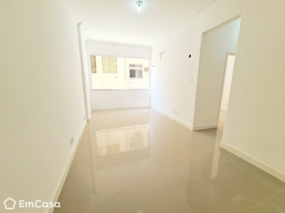 Imagem do imóvel ID-33108 na Rua das Laranjeiras, Laranjeiras, Rio de Janeiro - RJ