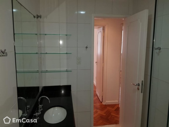 Imagem do imóvel ID-27877 na Avenida Rainha Elisabeth, Copacabana, Rio de Janeiro - RJ
