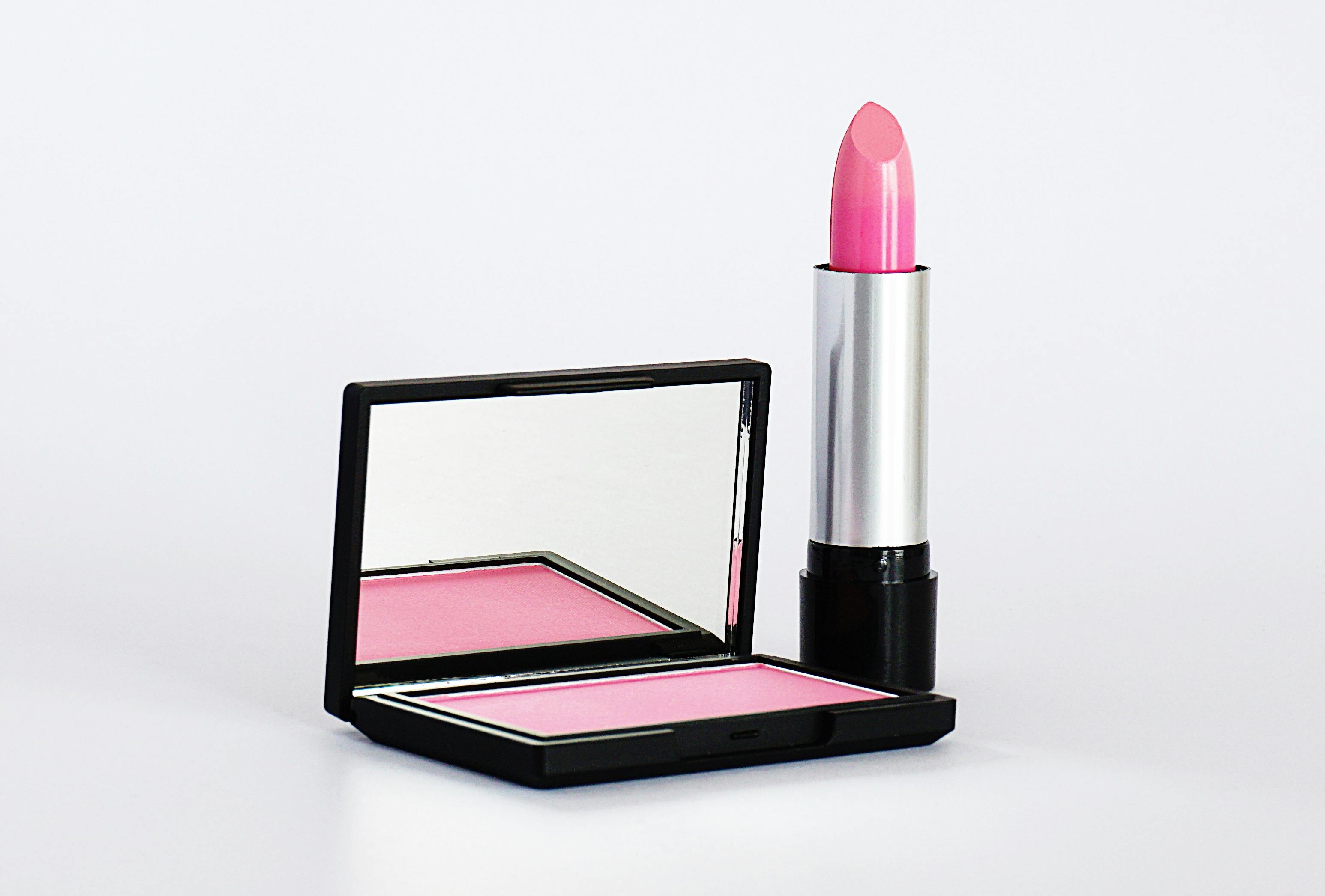 Produtos Essenciais para uma Maquiagem Perfeita
