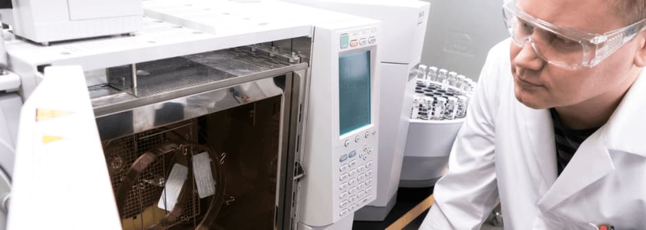 Bachelor of Laboratory Services | Laboratory Science laborantti mies