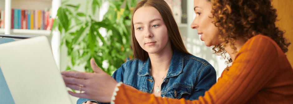 Sinustako työnohjaaja? – maksuton webinaari kaksi naista
