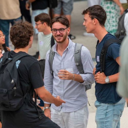 L'Étudiant 2025 : emlyon classée 2e meilleure école 