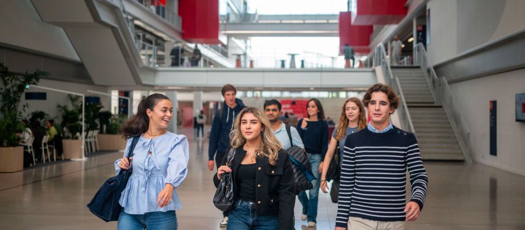 PGE emlyon business school