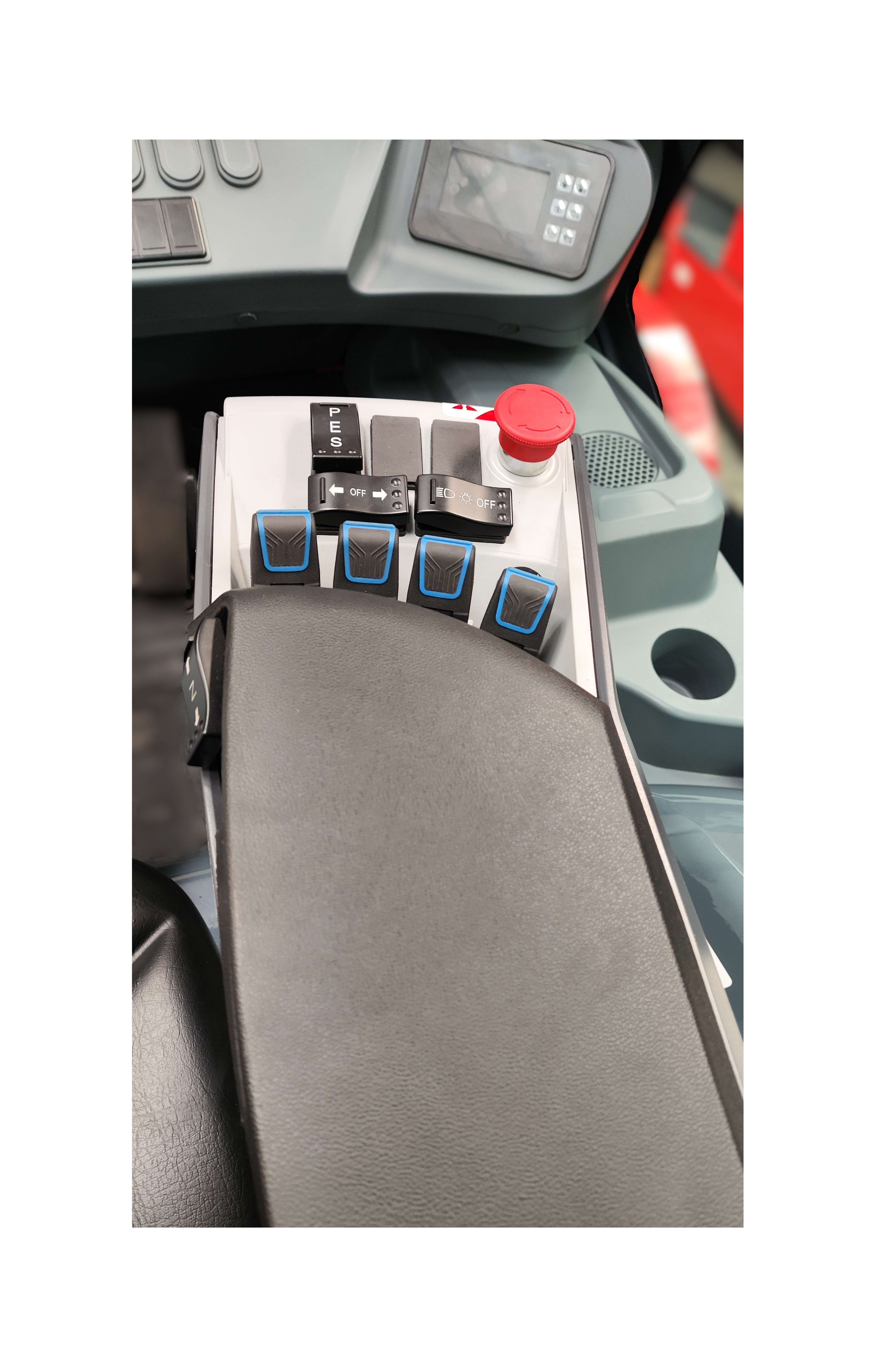 Com os empilhadores HELI, a ergonomia está sempre presente