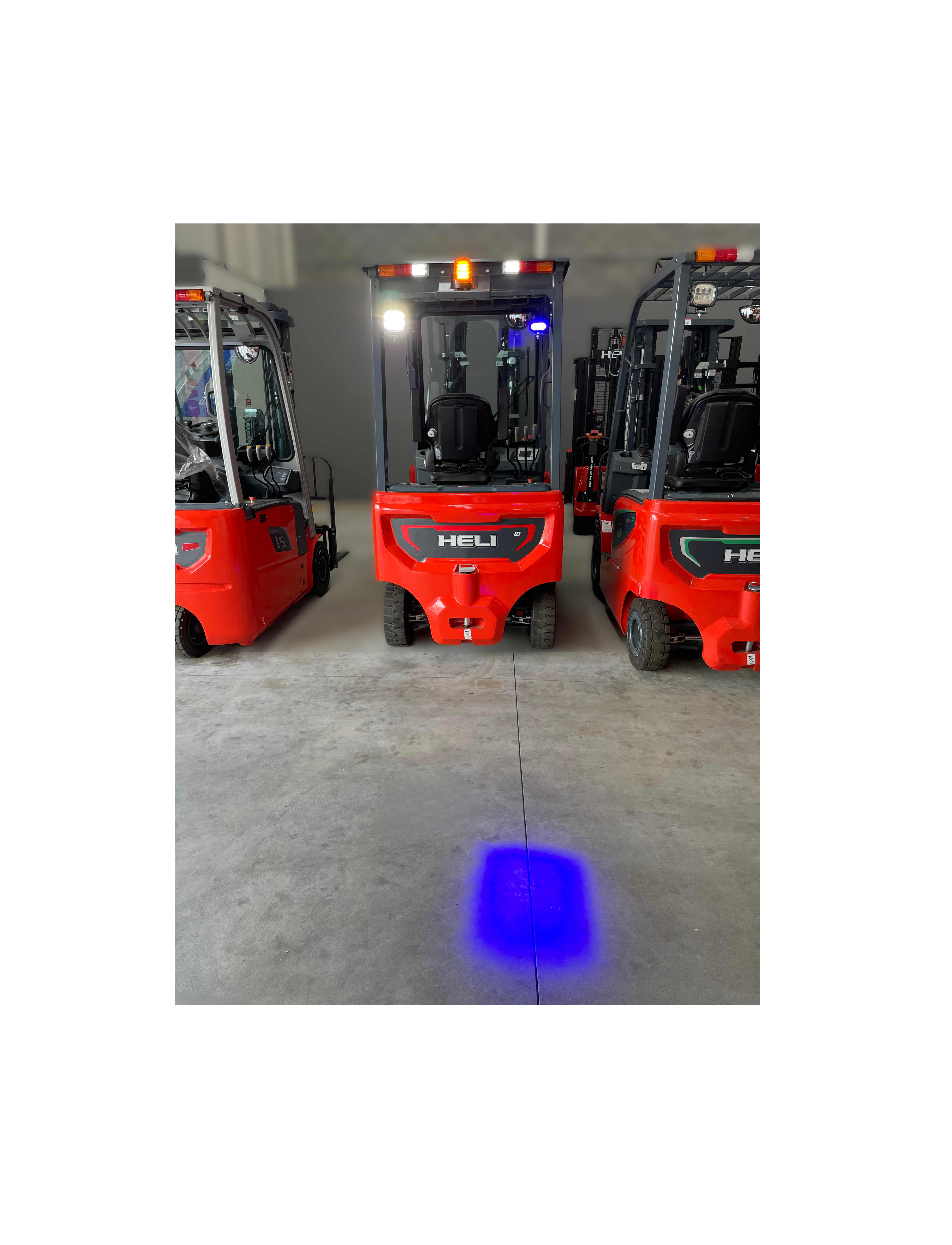 Garanta um ambiente de trabalho mais seguro com o sistema Blue Spot instalado nos seus empilhadores.