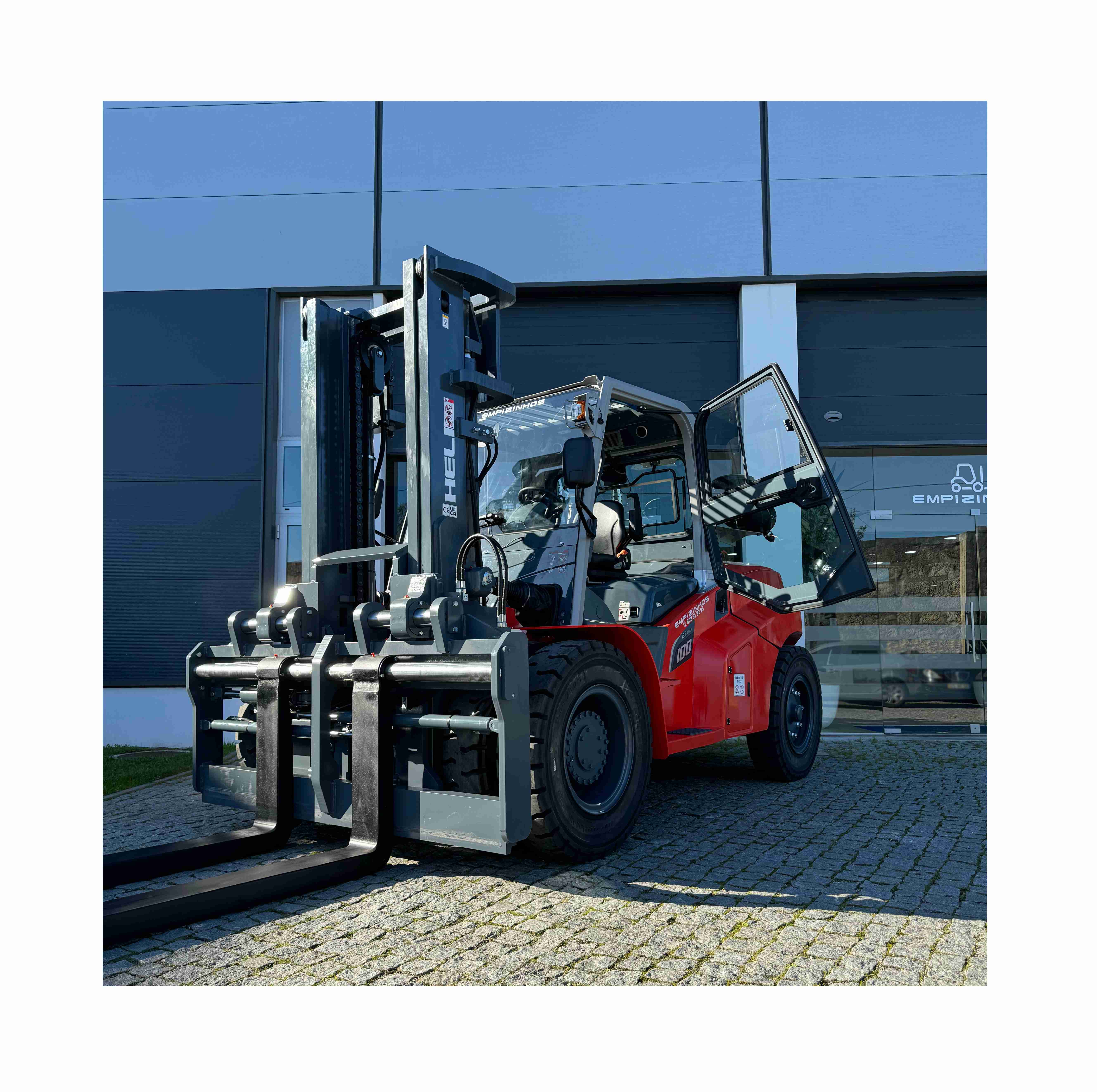 Empilhadores HELI Série G3 de 10 toneladas: robustez, desempenho e fiabilidade para trabalhos exigentes.