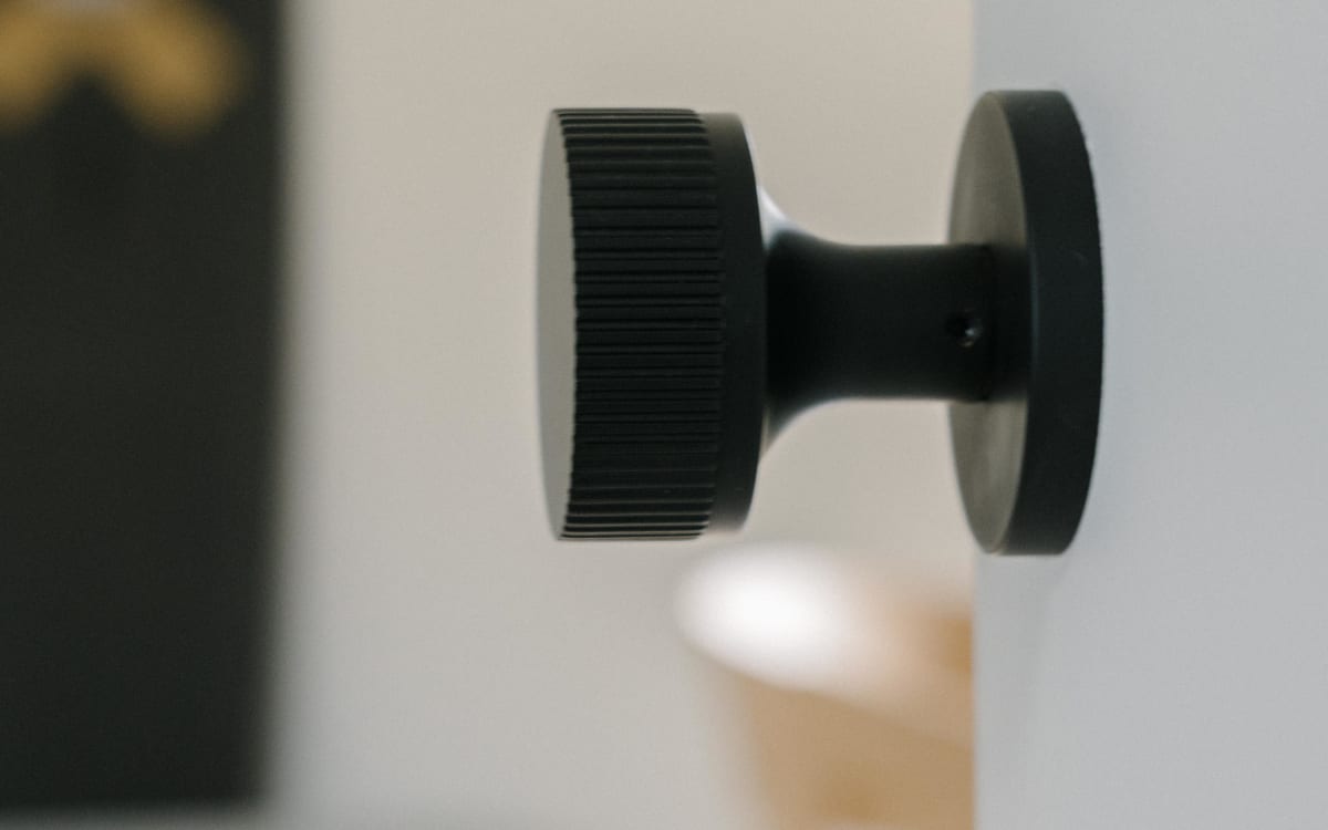 Select Conical Straight Knurled Knob | Emtek