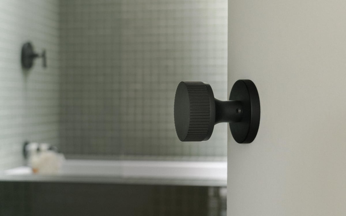 Select Conical Straight Knurled Knob | Emtek