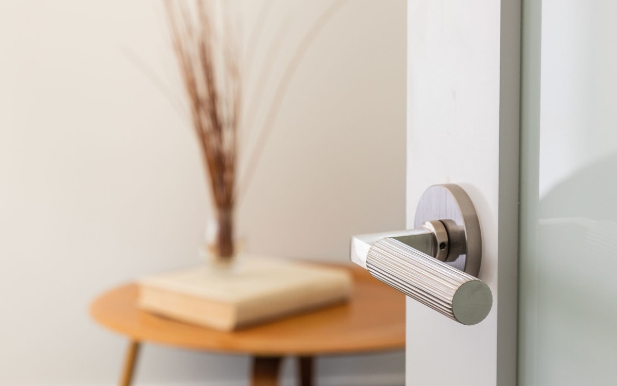 SELECT L-Square Straight Knurled Lever | Emtek