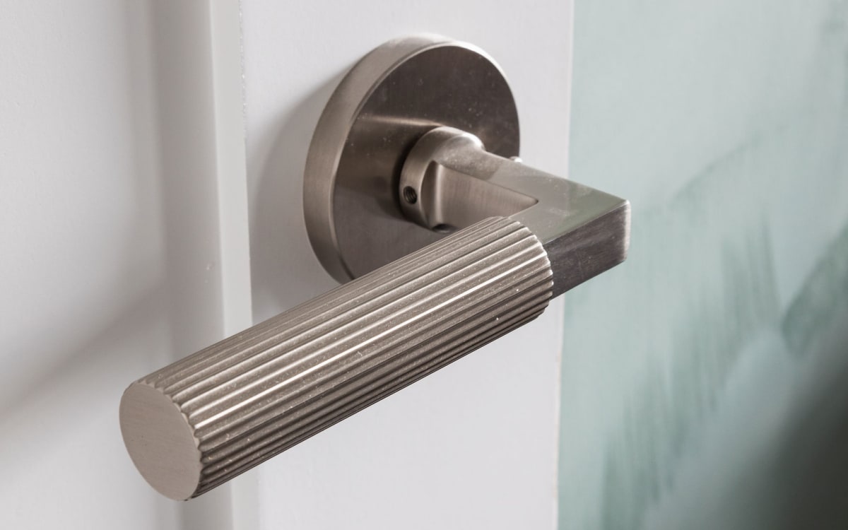 SELECT L-Square Straight Knurled Lever | Emtek