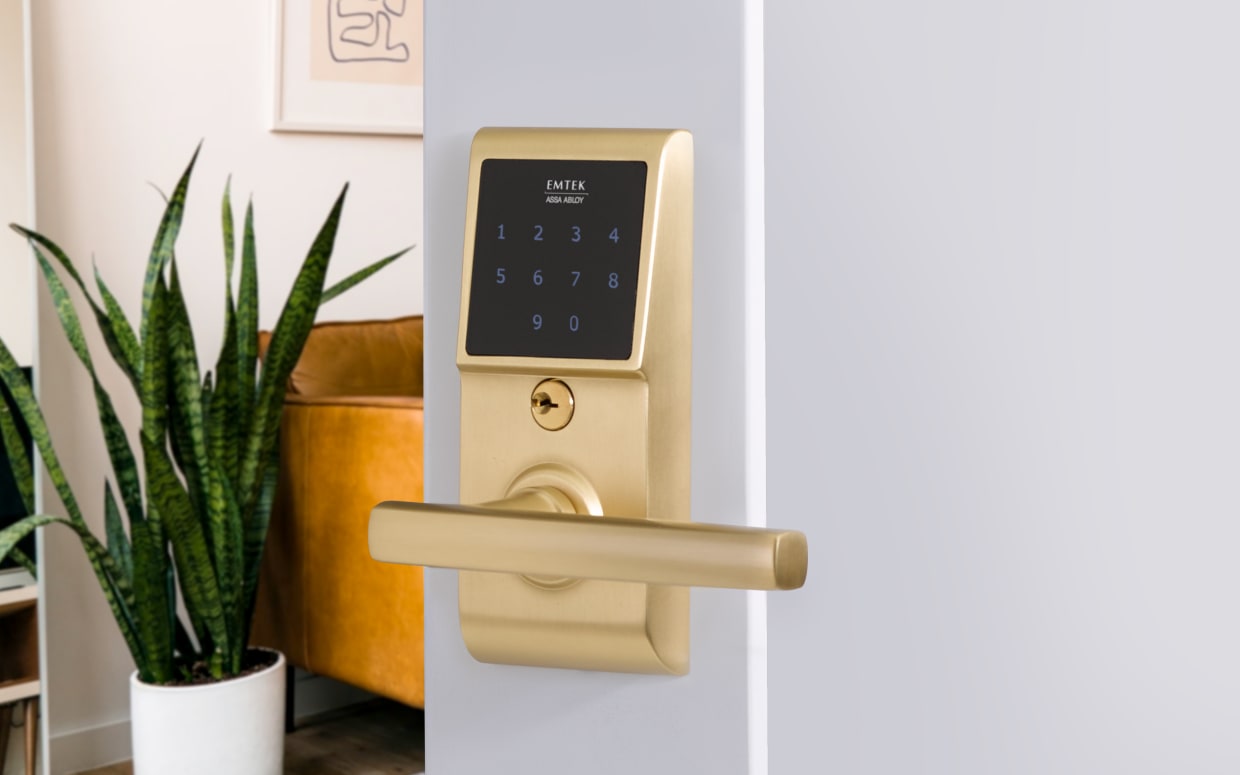 Electronic Locksets Collection - Emtouch - T-Bar Faceted Lever Electronic  Touchscreen Storeroom Lock in Satin Brass by Emtek Hardware -  E4220TAFA238RH4-1 3/4