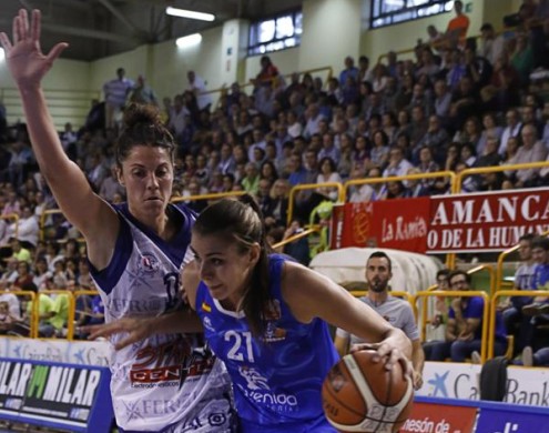 Tijana Krivacevic avanza ante Bea Sánchez