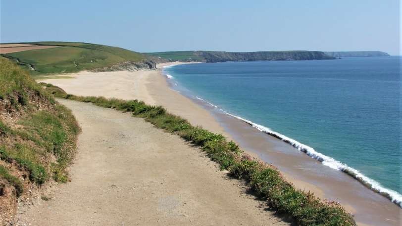 Walking the Lizard Peninsula — view 9
