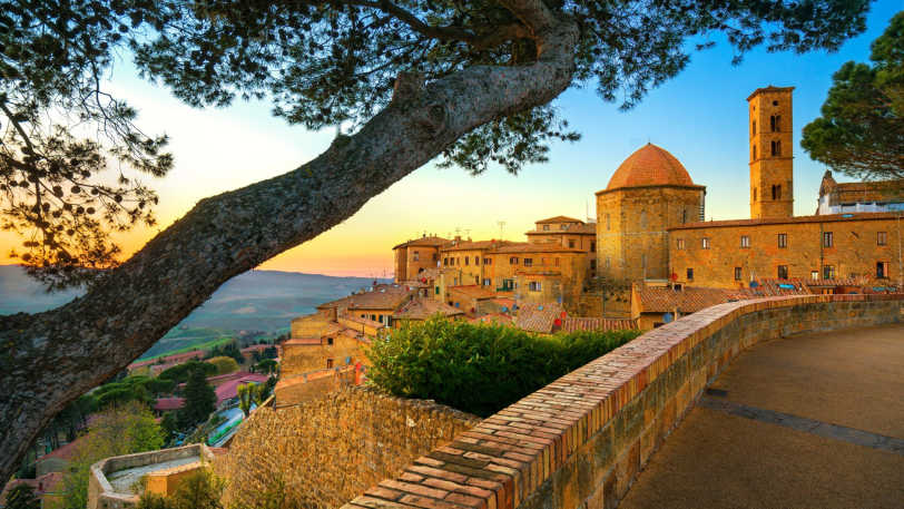 Treasures of Tuscany Walk: San Gimignano to Volterra — view 7