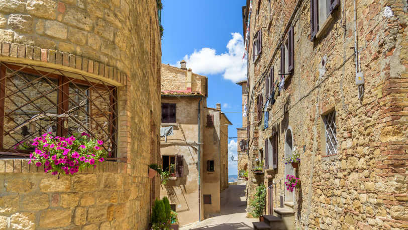 Treasures of Tuscany Walk: San Gimignano to Volterra — view 8