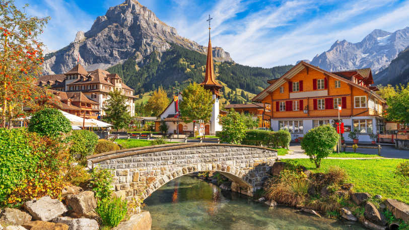 Classic Swiss Alps Walk — view 7