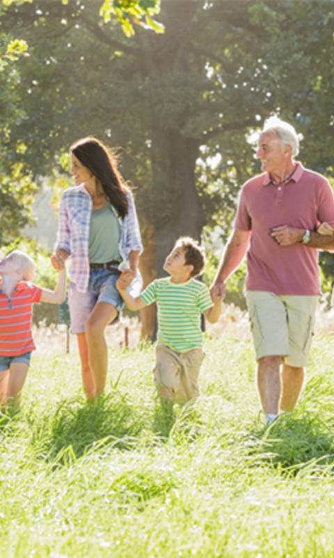 Multi generational family trip (C) Β© flairimages | Adobe Stock | AdobeStock