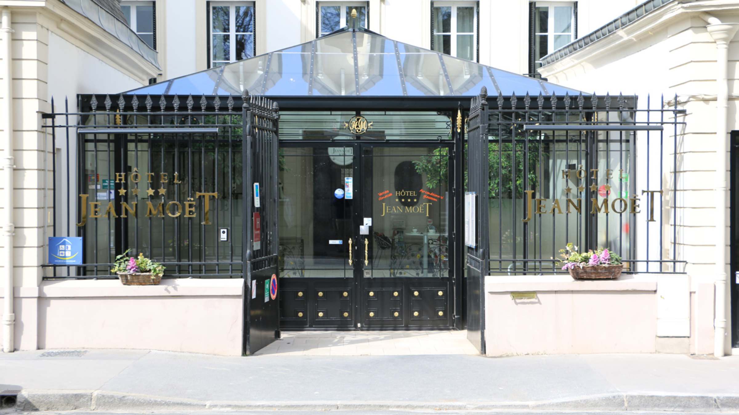 Arrival in Epernay