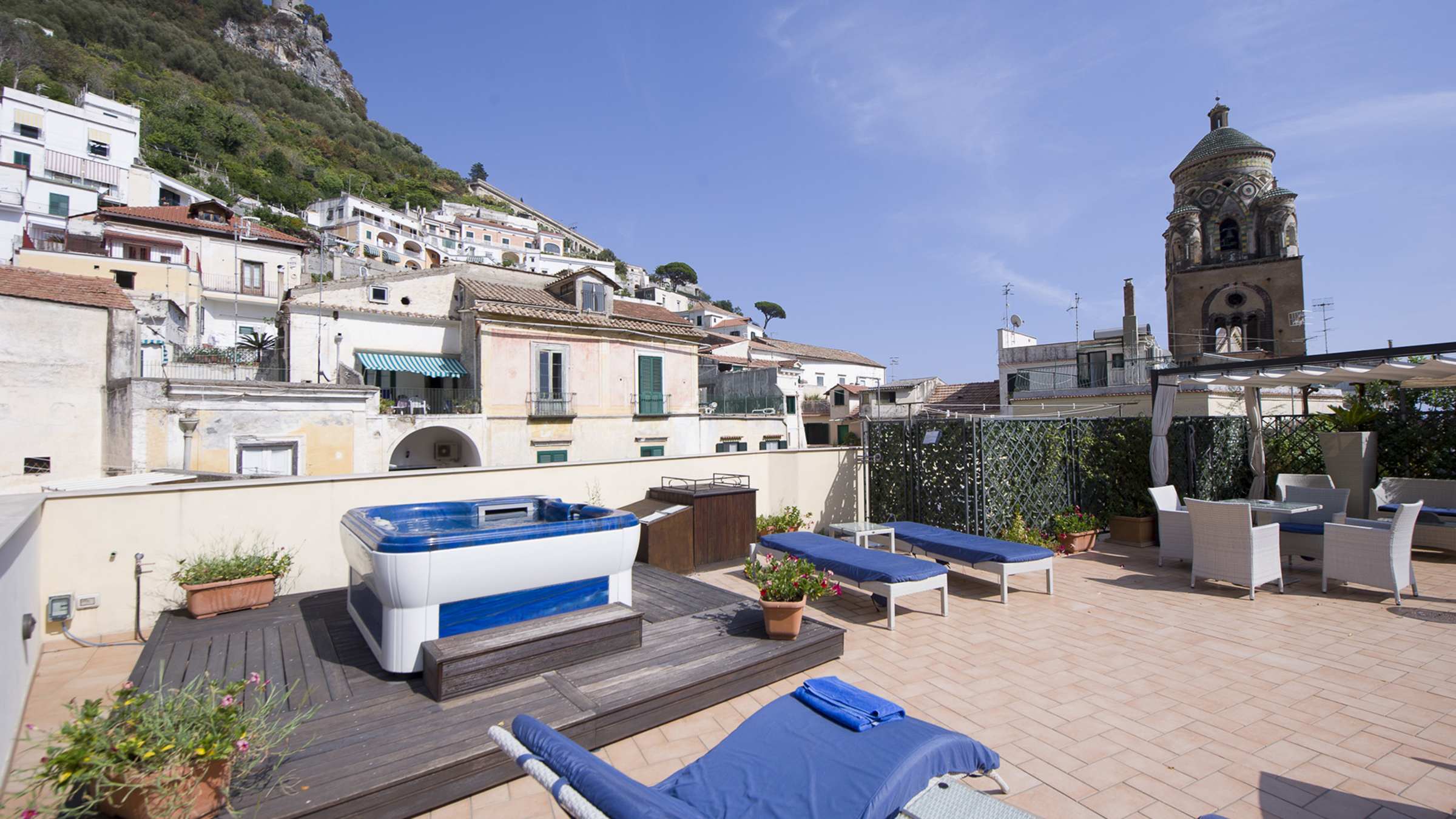 Arrive in Amalfi