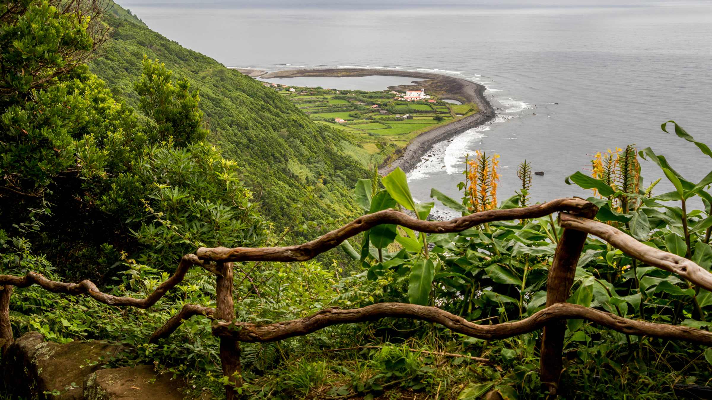 Praia to Lagoa do Fogo