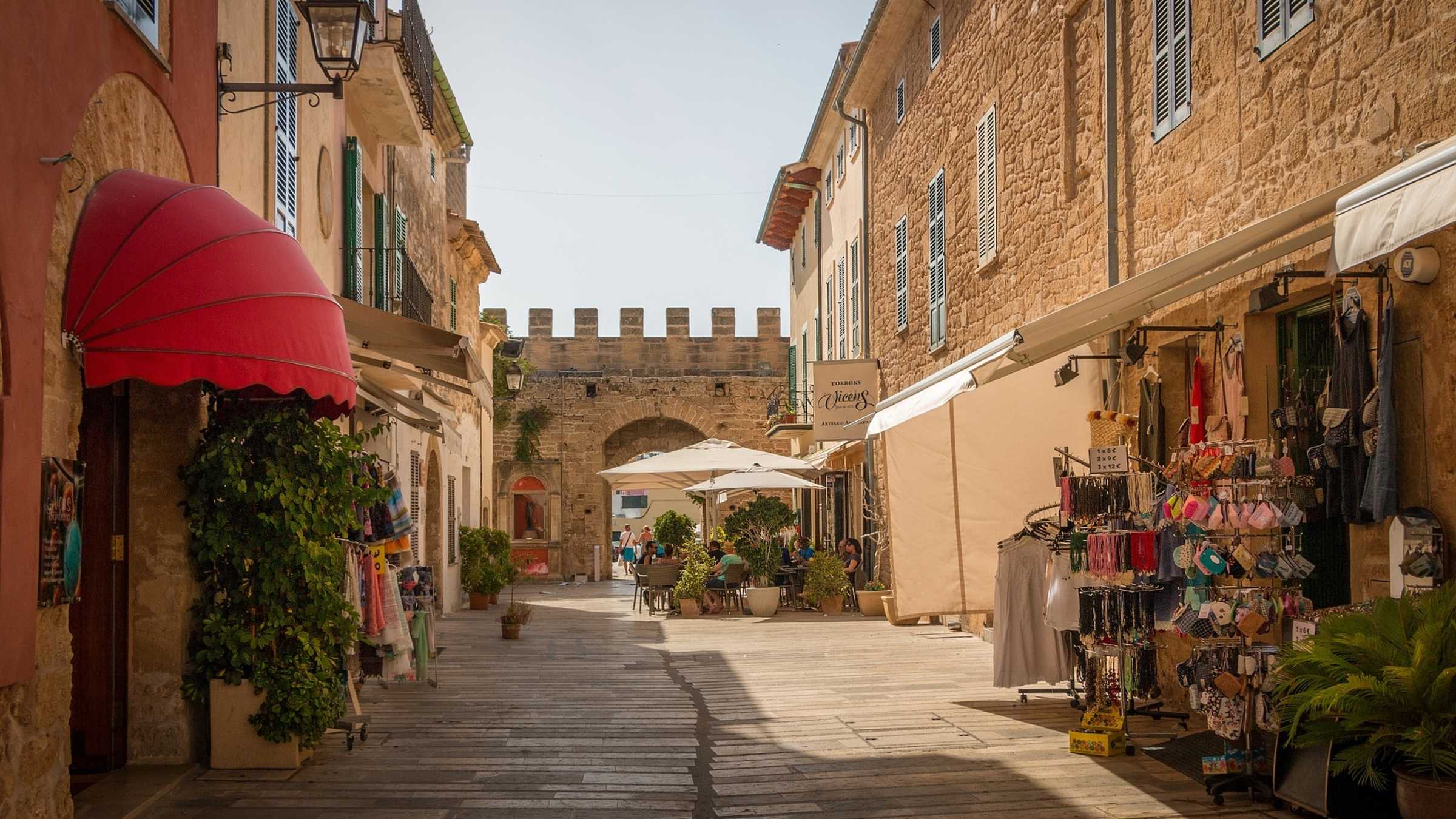 Leave Pollenca