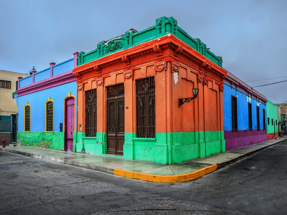 Walk through El Callao's colorful neighborhoods