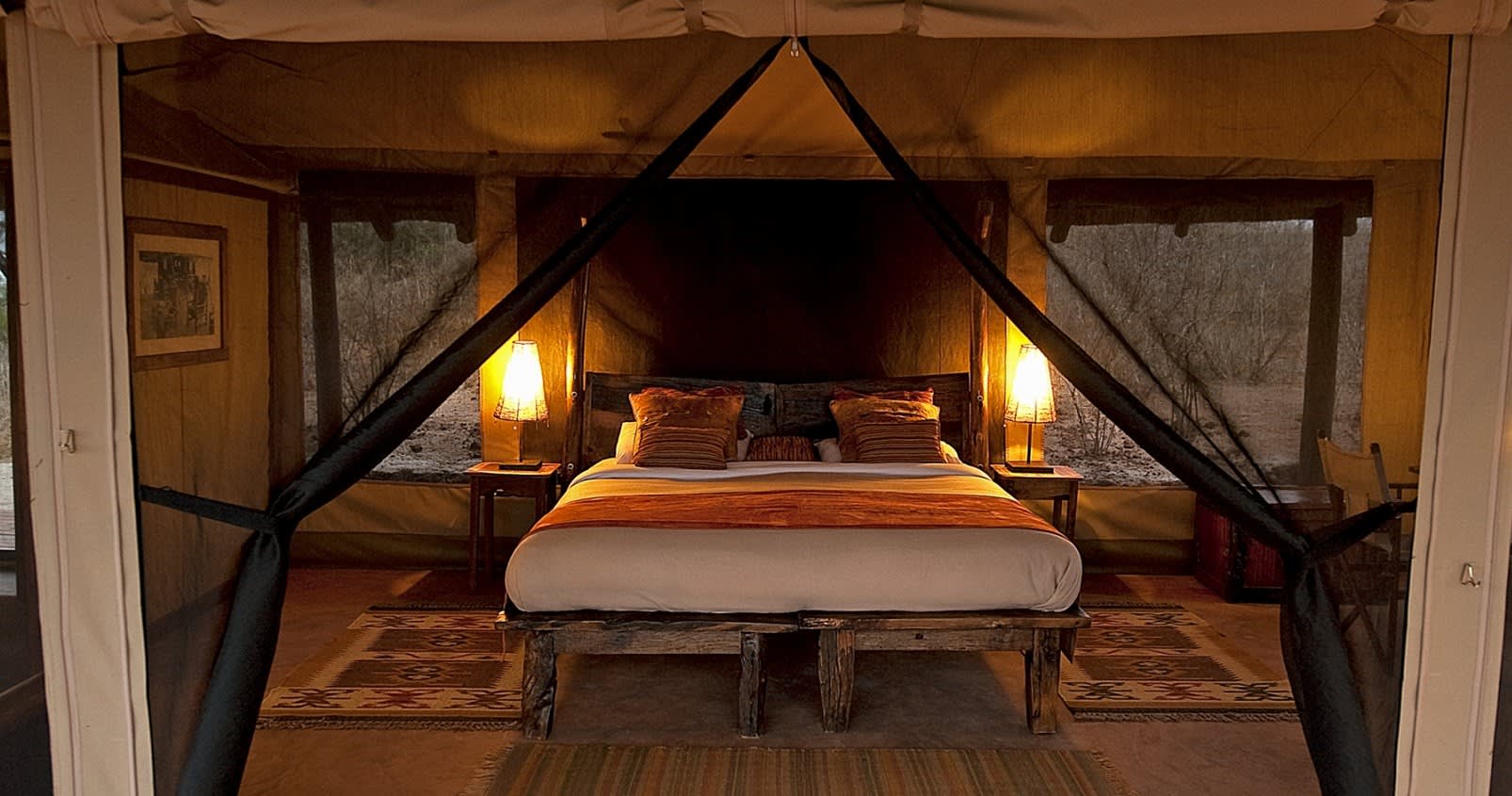 Bedroom at Oliver’s Camp Hotel in Tansania, Tarangire