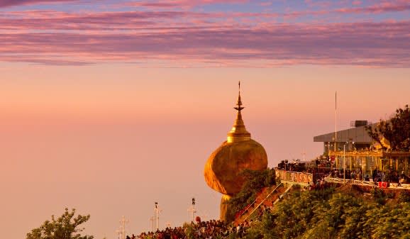 myanmar-golden-rock-kyaikhtiyo-pagoda