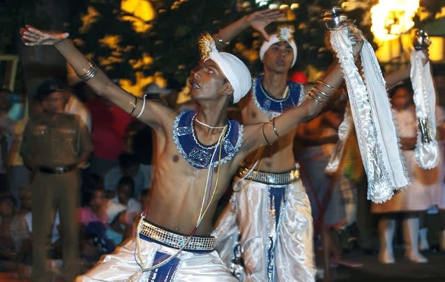 Traditionelle Tänzer in Sri Lanka