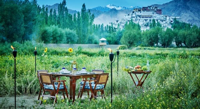 enchanting-travels-the-ultimate-travelling-club-leh-3