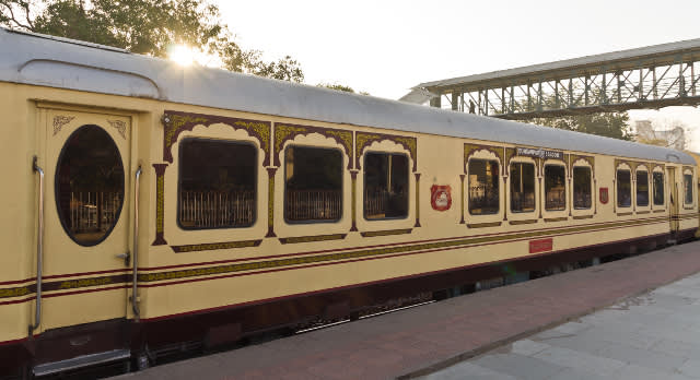 Top 5 Unique Train Experiences Not to Miss!